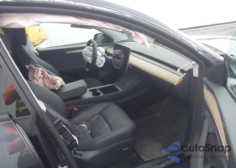 2024 Tesla Model Y from USA, damaged, VIN 7SAYGDEE3RA262510